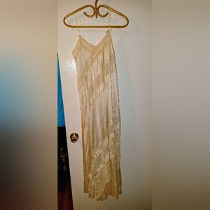 Vintage Henson Kickernick beautiful long lacy nightgown slip size Small
